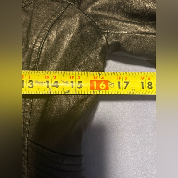 Guess Black Faux Leather Jacket with Asymmetrical Zipper and Fitted Design - Picture 6 of 7